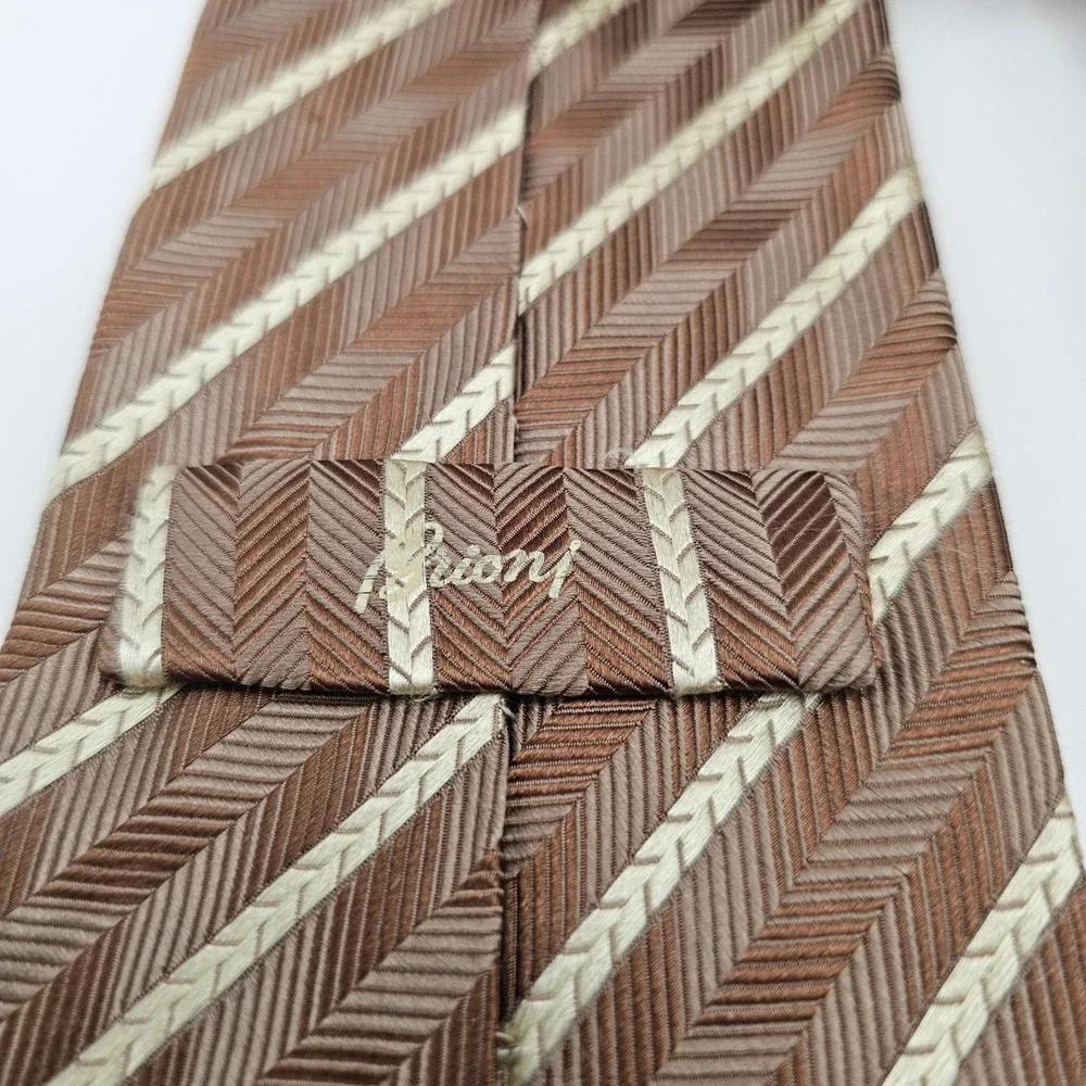 Brioni silk necktie